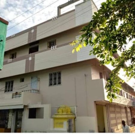 Hostel Sri Vari Residency Vellore Zewnętrze zdjęcie